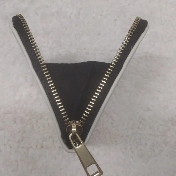 Daisy Marc Jacobs Pouch White Ivory Wallet Clutch - Picture 9 of 11